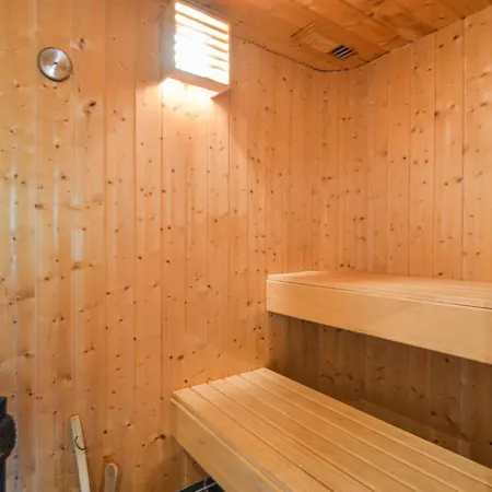 Pet Friendly In With Kitchen Romo