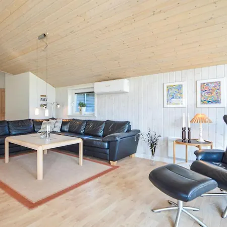 Pet Friendly In Romo With Kitchen Holiday home